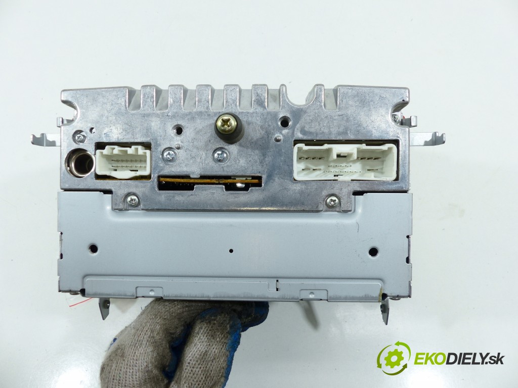 radio  Mazda 3 I BK 03-09       0
