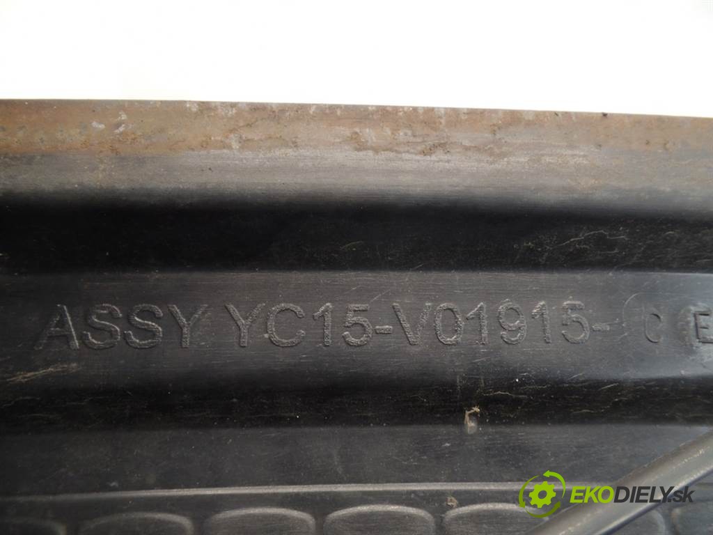 torpédo plast pod čelní okno YC15-V01915-CE Ford Transit       0