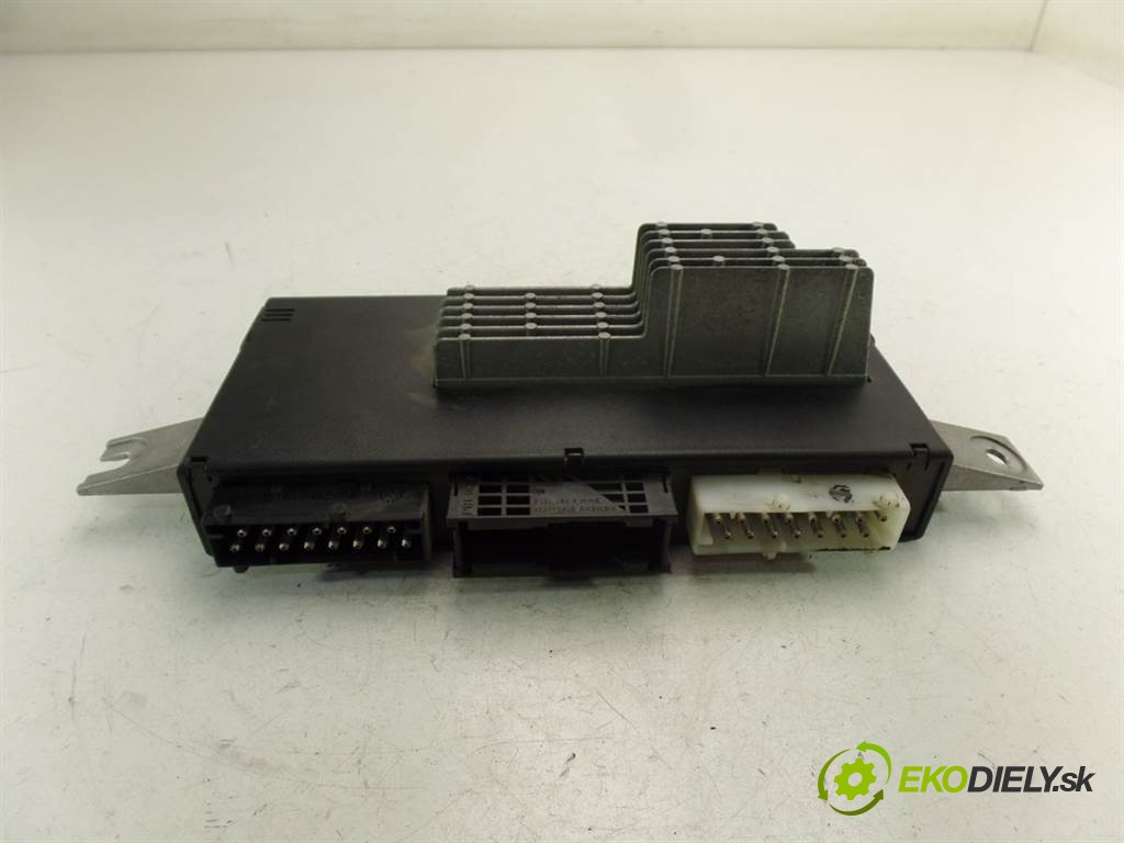 modul riadiaca jednotka svetiel 8372875 BMW 7 E38       0