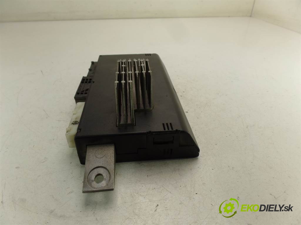 modul riadiaca jednotka svetiel 8372875 BMW 7 E38       0