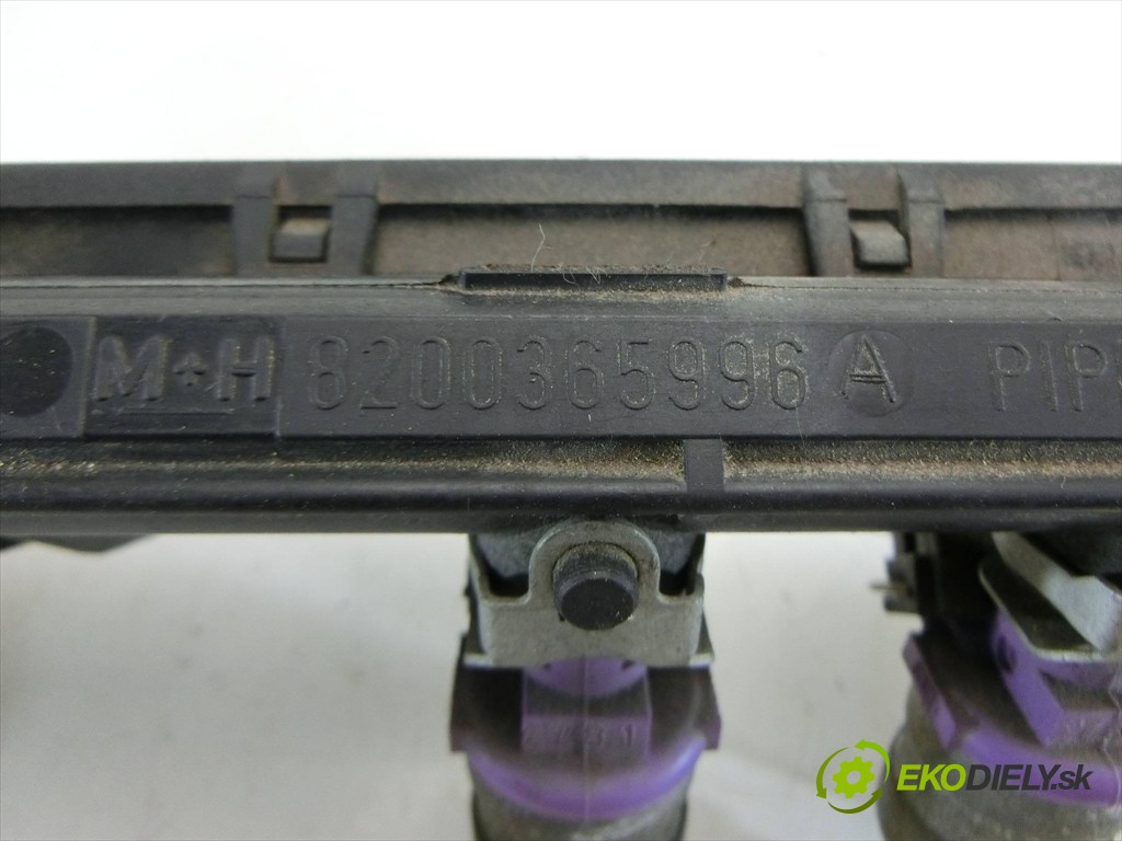 lišta vstrekovacia vstrekovacie ventily 8200365996 Renault Clio II LIFT       0