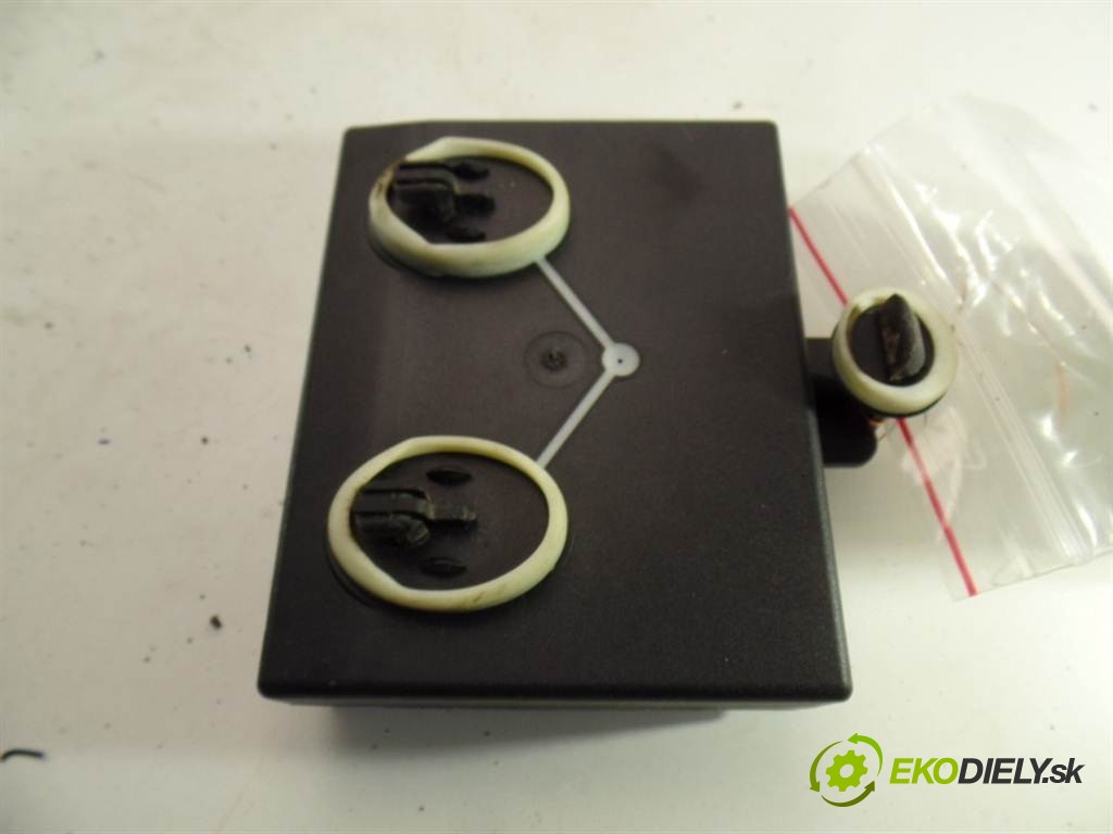 modul riadiaca jednotka dvere 7N0959792A Skoda Superb II       0