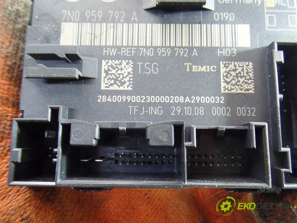 modul riadiaca jednotka dvere 7N0959792A Skoda Superb II       0