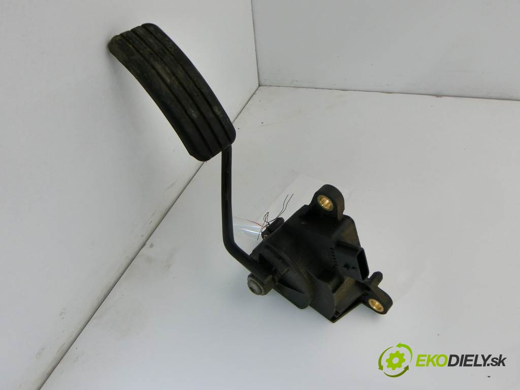 potenciometr plynového pedálu 8200153268 Renault Megane II       0