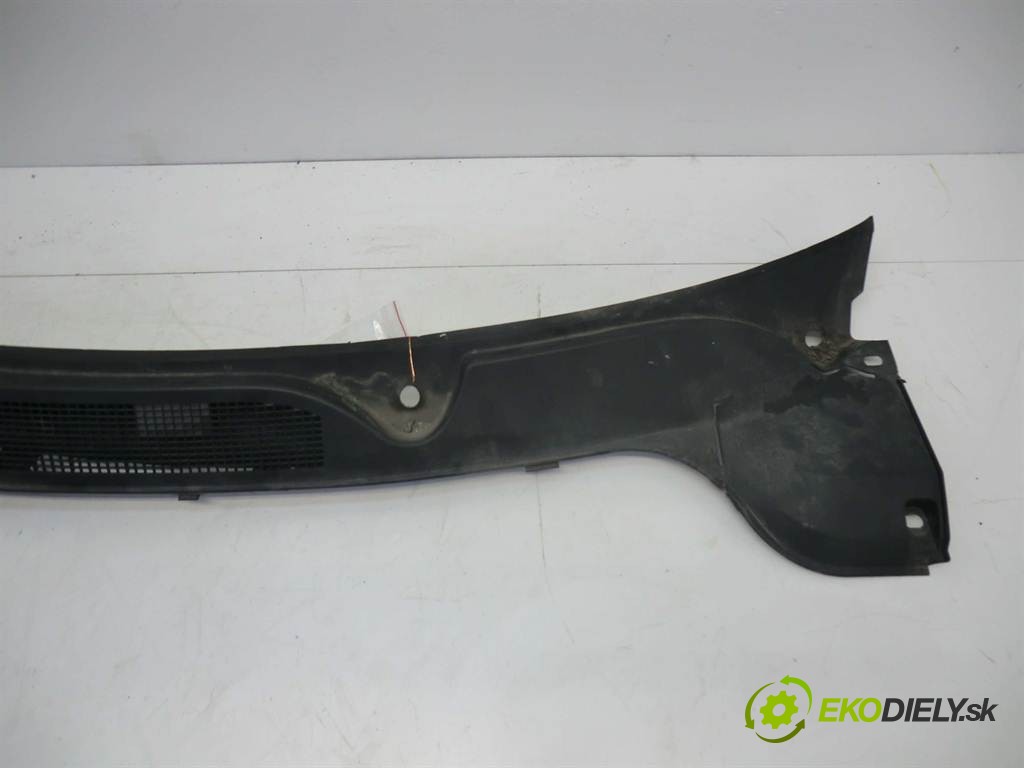 torpédo plast pod čelní okno 8200097006 Renault Megane II       0
