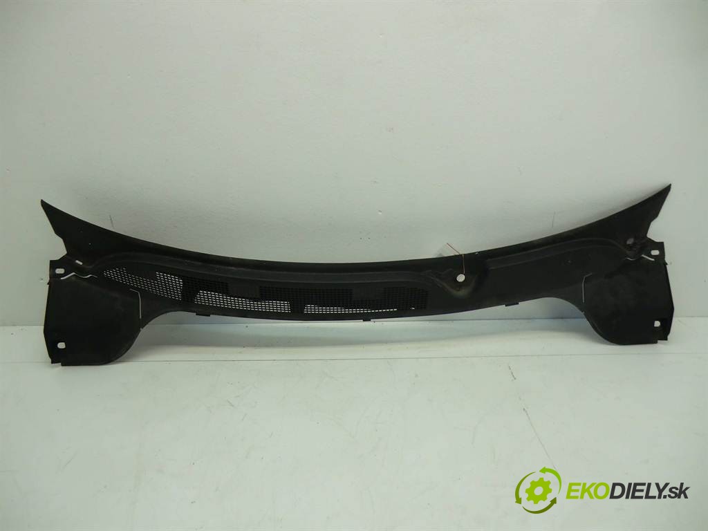 torpédo plast pod čelní okno 8200097006 Renault Megane II       0