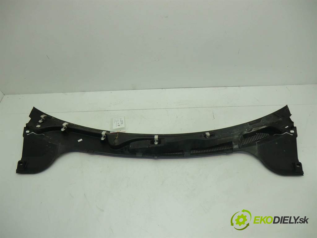 torpédo plast pod čelní okno 8200097006 Renault Megane II       0