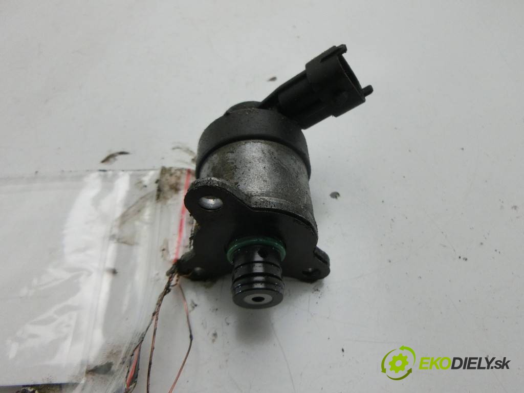 regulátor tlaku paliva  Mazda 3       0