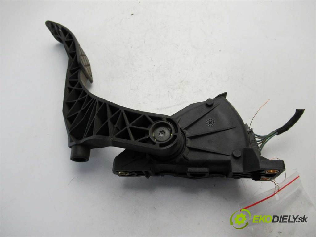 potenciometr plynového pedálu 1J1721503H Skoda Octavia I       0