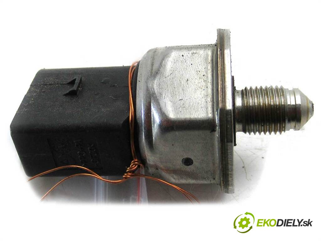snímač tlaku paliva A0235455226 Mercedes-Benz W204       0