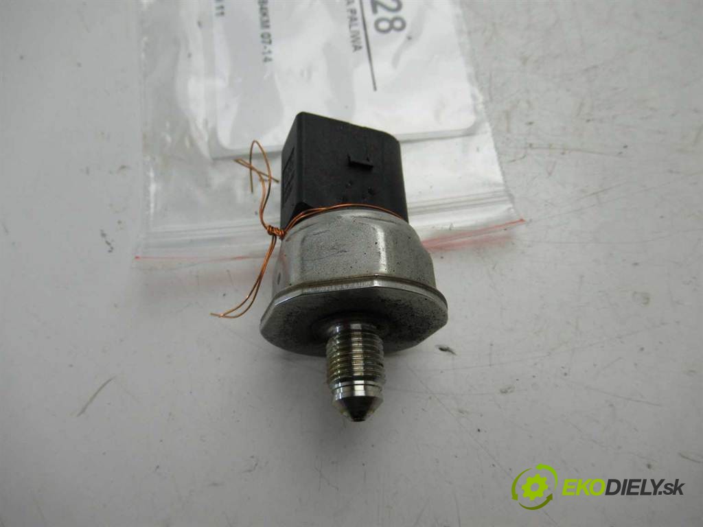snímač tlaku paliva A0235455226 Mercedes-Benz W204       0