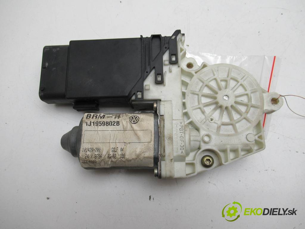 motorček sťahovania okna predný pravy 1J1959802B Volkswagen Golf IV       0