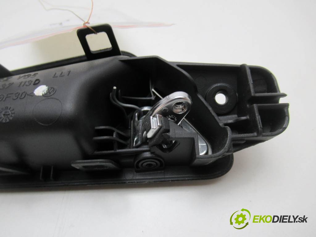 kľučka predný ľavá strana vnútorná 3C1837113D Volkswagen Passat B6       0