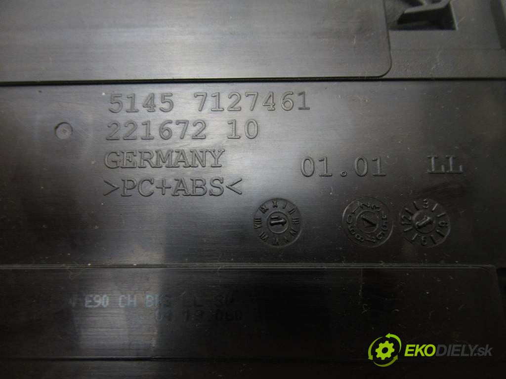 držák na nápoje 7127461 BMW E90       0