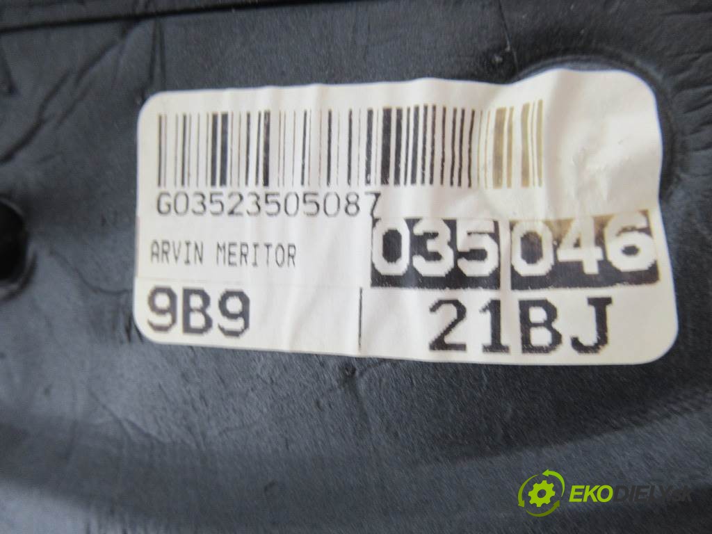 spätné zrkadlo ľave  Volkswagen Golf V       0