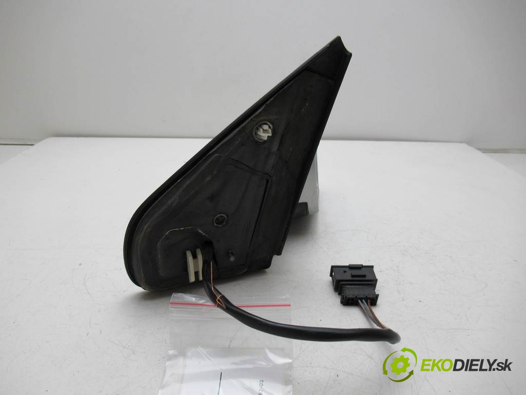 spätné zrkadlo pravé  Volkswagen Golf IV       0