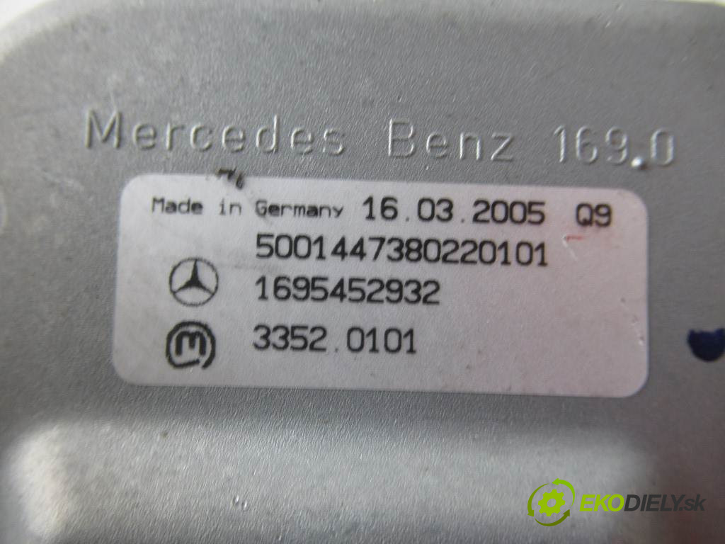 Mercedes-Benz B W245       0  blokáda volantu 1695452932