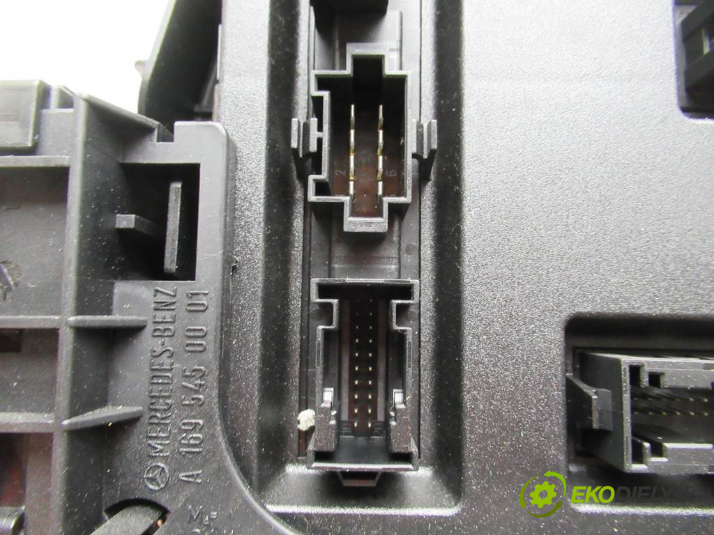 Mercedes-Benz B W245       0  modul sam A1695453432