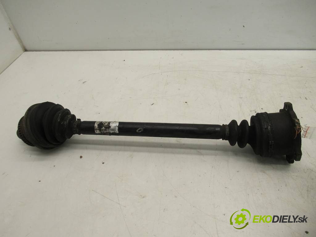 Volkswagen Passat B5 FL       0  poloos pravá 3B0407272H
