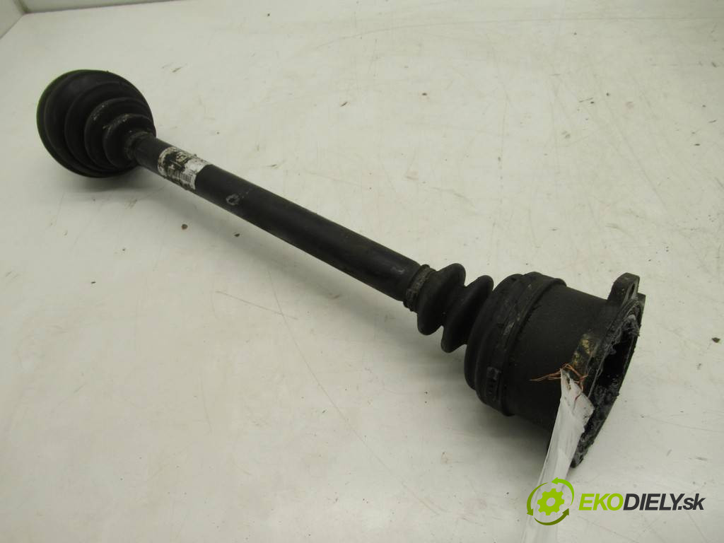 Volkswagen Passat B5 FL       0  poloos pravá 3B0407272H
