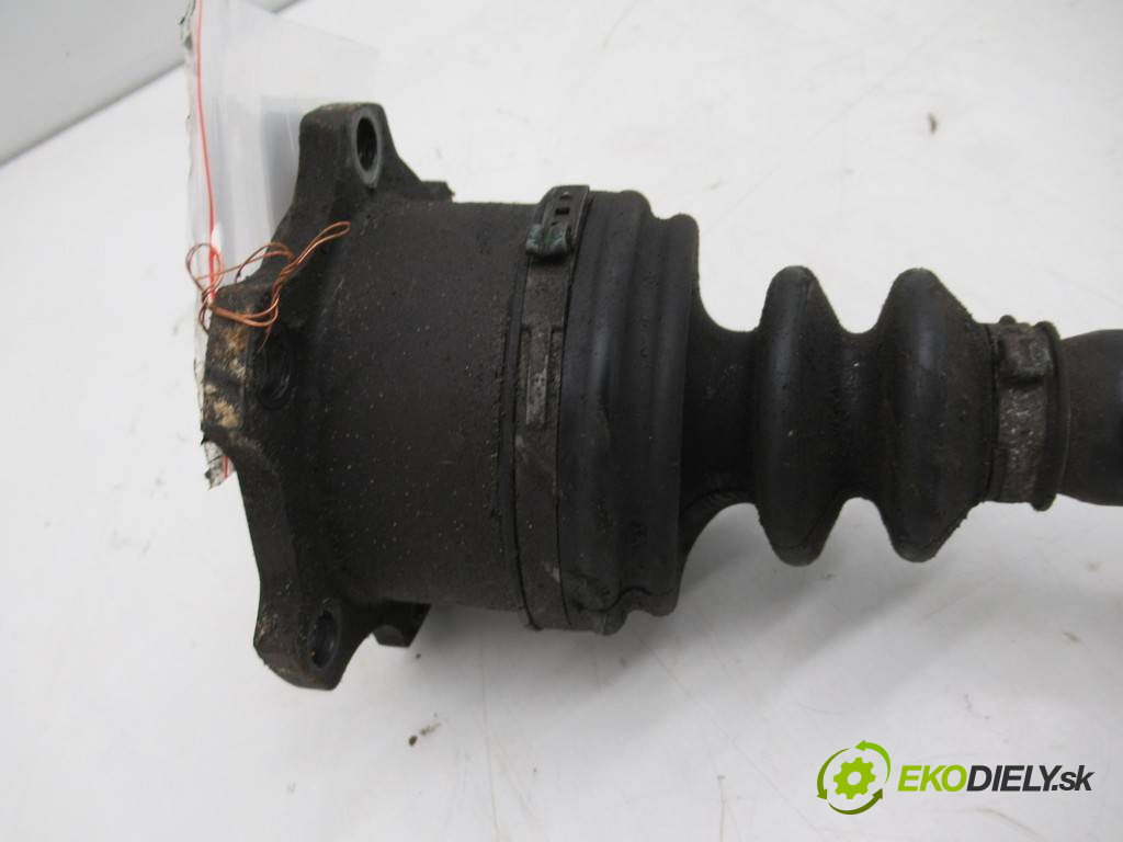 Volkswagen Passat B5 FL       0  poloos pravá 3B0407272H