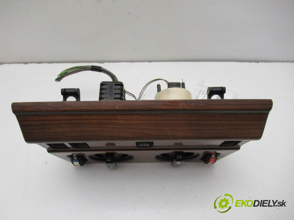 Mercedes-Benz W124       0  panel ovládaní topení
