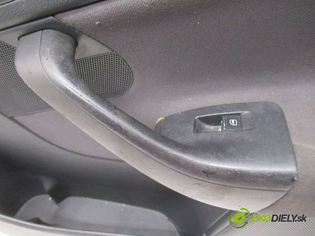 Volkswagen Golf V       0  čalúnenie dvere predný pravy tapacír
