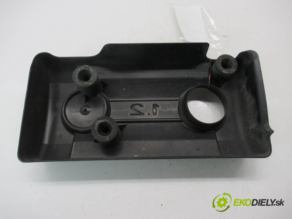 Volkswagen Polo IV 9N       0  kryt motor 03D103925