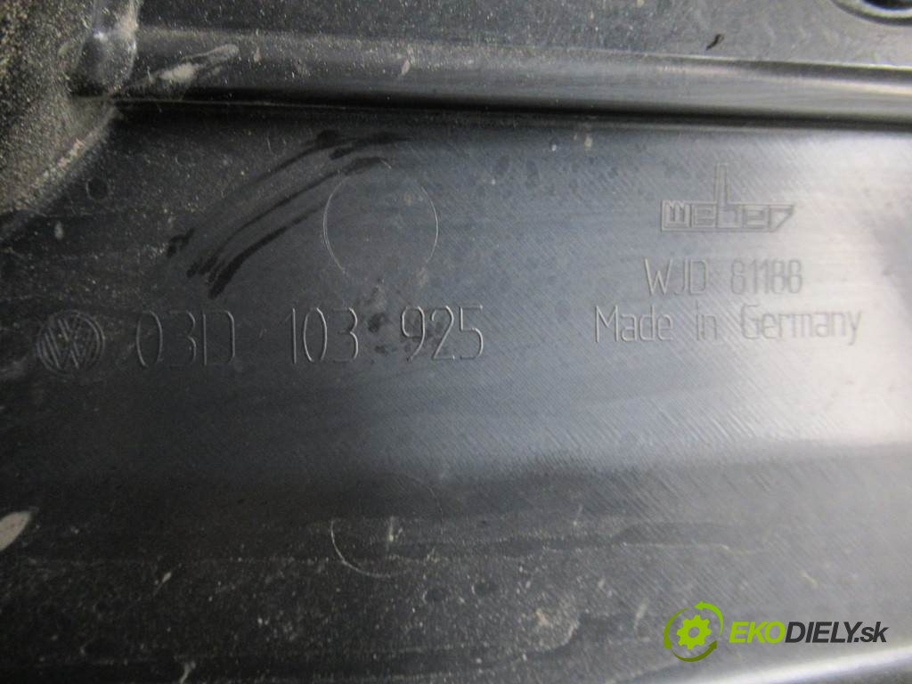 Volkswagen Polo IV 9N       0  kryt motor 03D103925