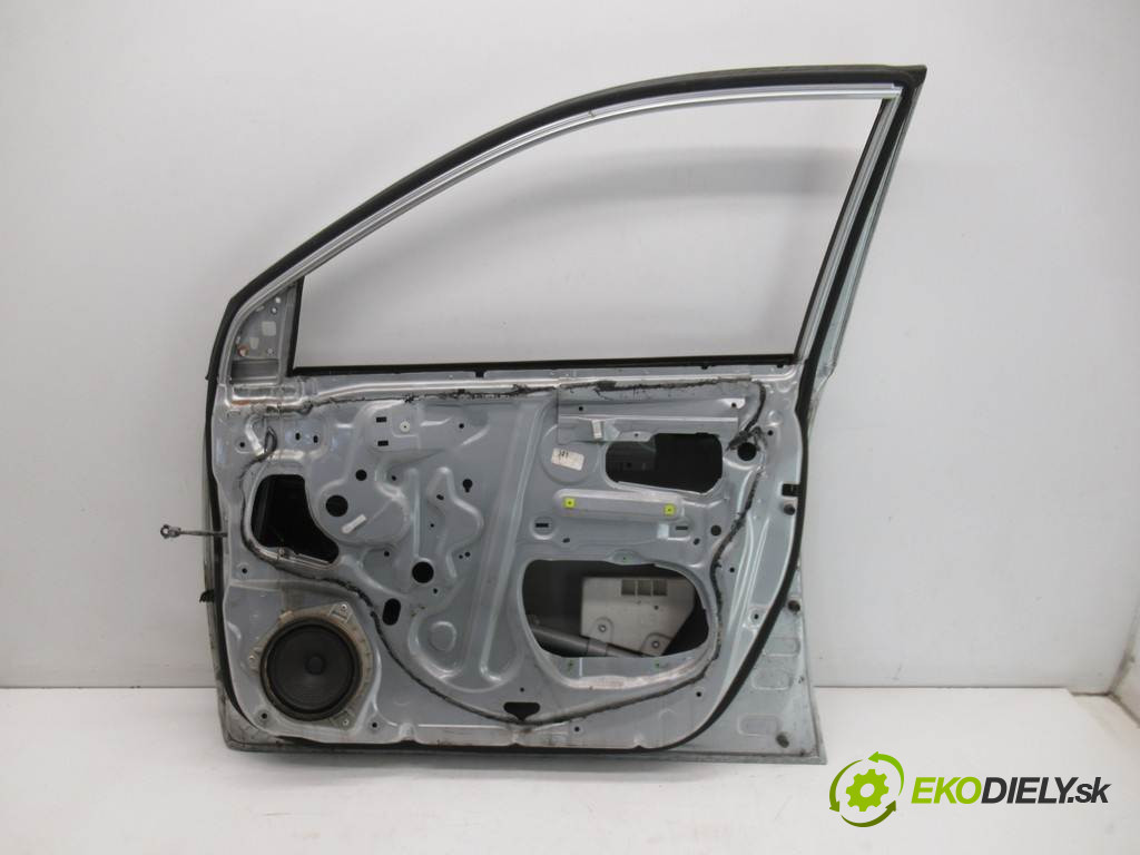 Toyota Corolla E12       0  dveře přední část pravé