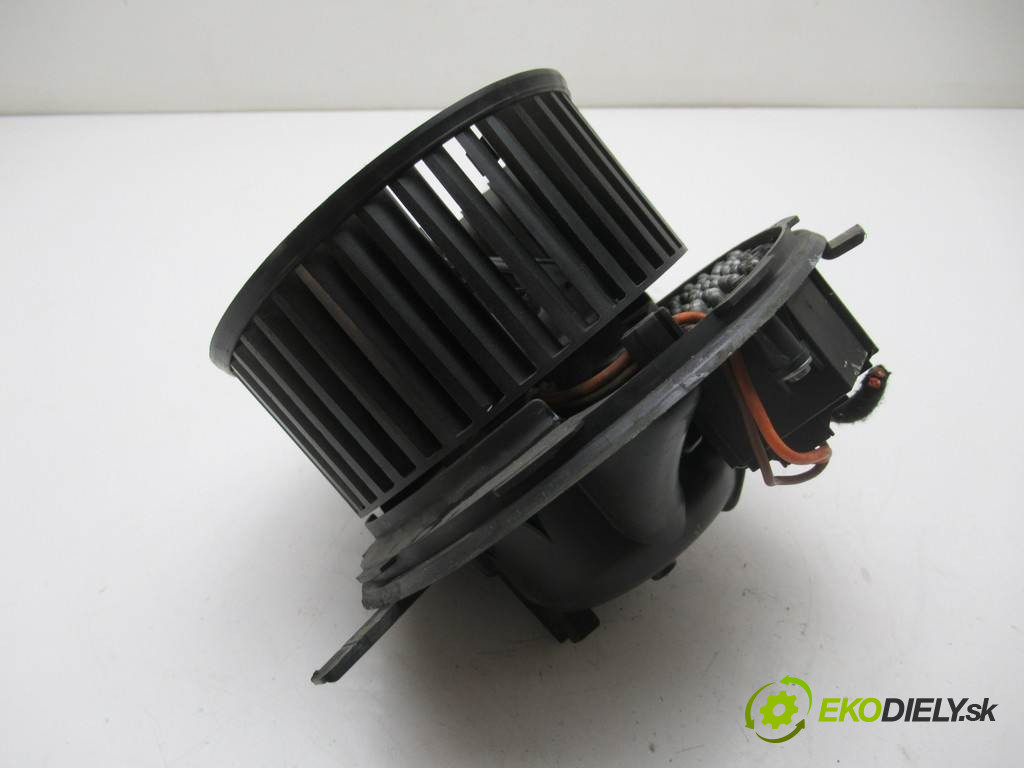 Volkswagen Passat B6       0  ventilátor ventilátor kúrenia 3C0907521B  3C1820015J