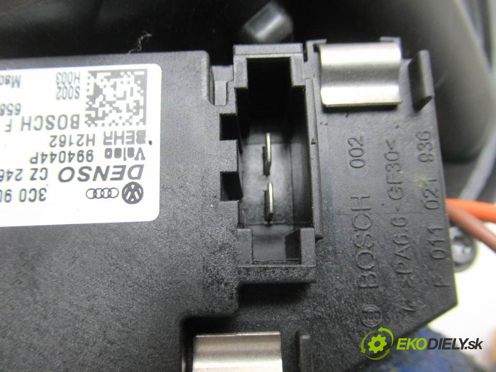 Volkswagen Passat B6       0  ventilátor ventilátor kúrenia 3C0907521B  3C1820015J