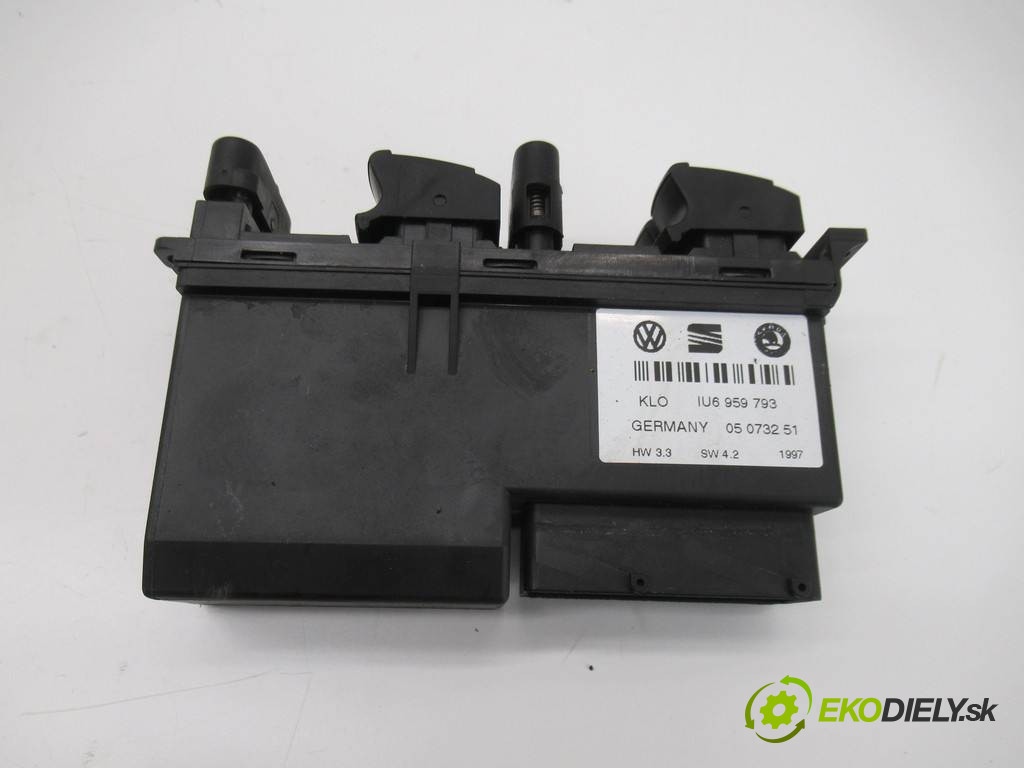 Skoda Octavia I       0  přepínač oken 1U6959793