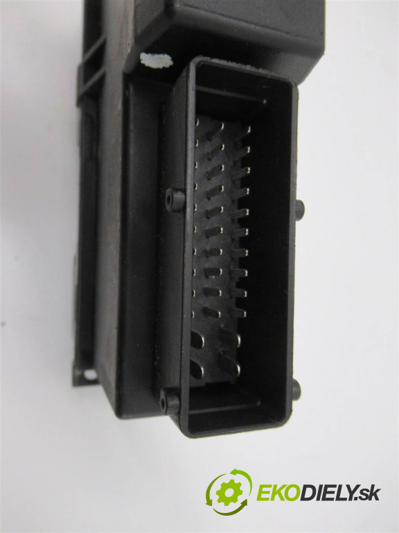 Skoda Octavia I       0  přepínač oken 1U6959793