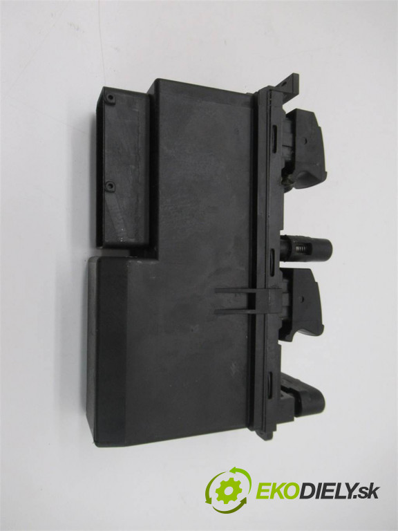 Skoda Octavia I       0  přepínač oken 1U6959793