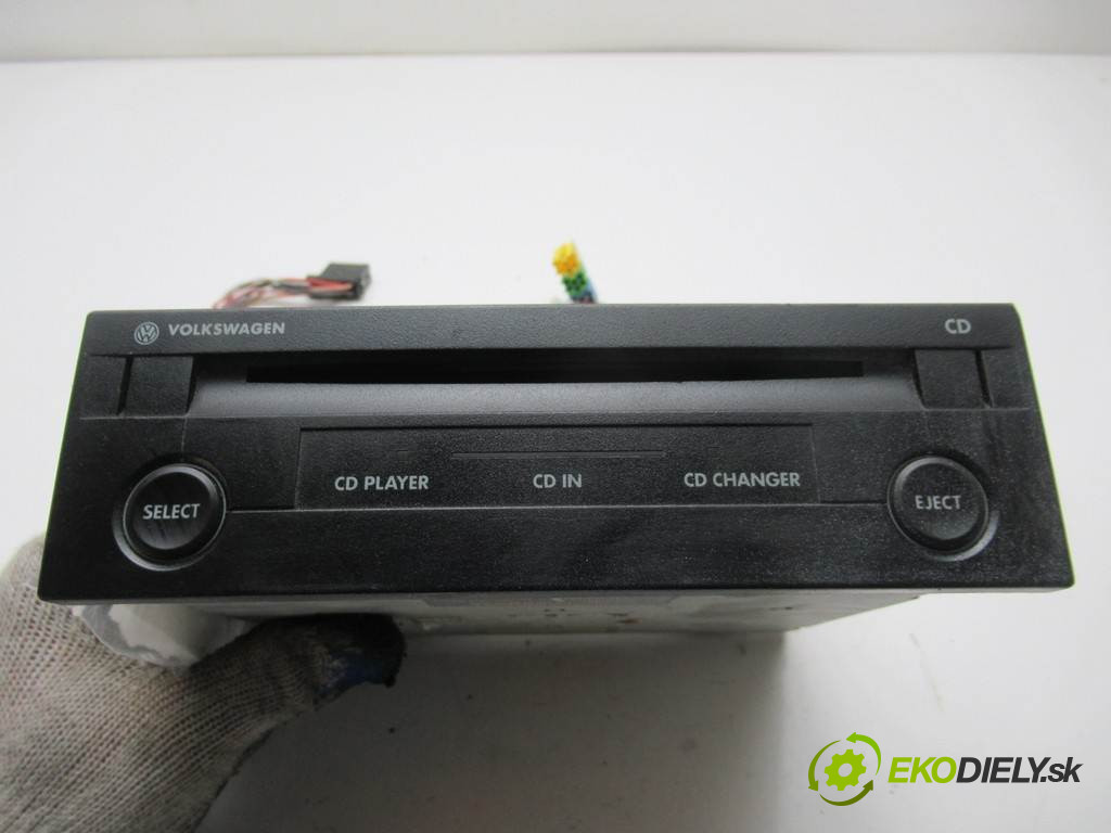 Volkswagen Golf IV       0  měnič cd 1J0035119B