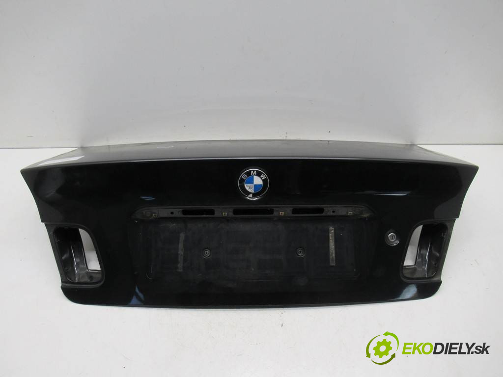 BMW 3 E46       0  zadní část kapota