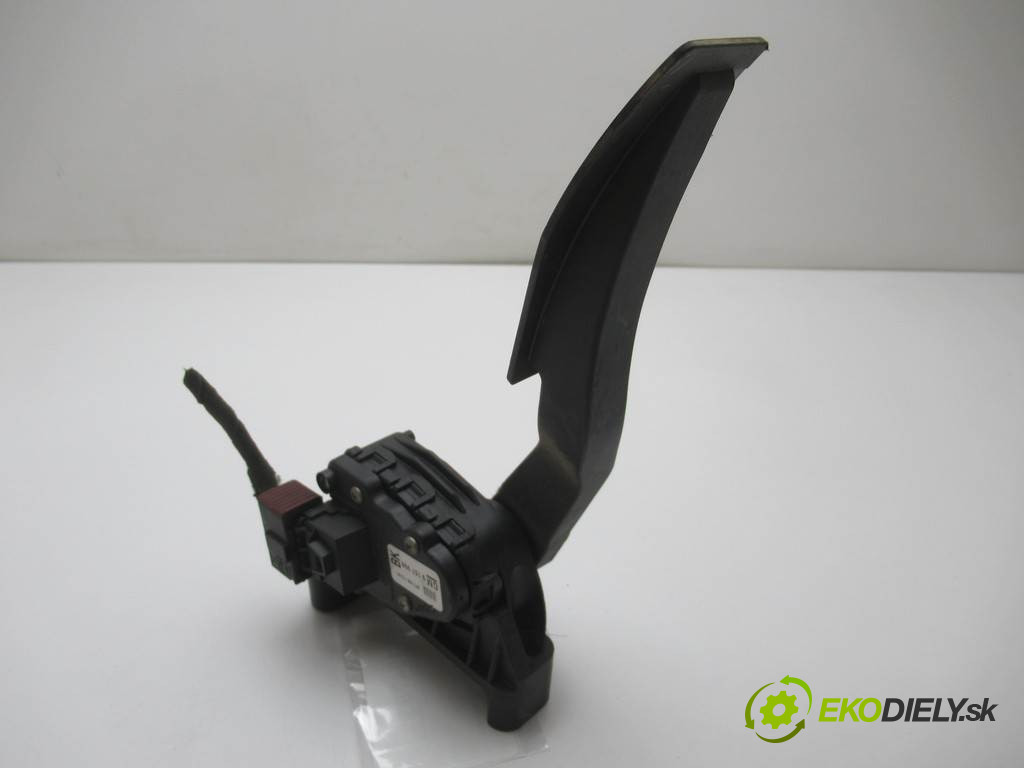 Opel Astra H       0  potenciometr plynového pedálu 9157998
