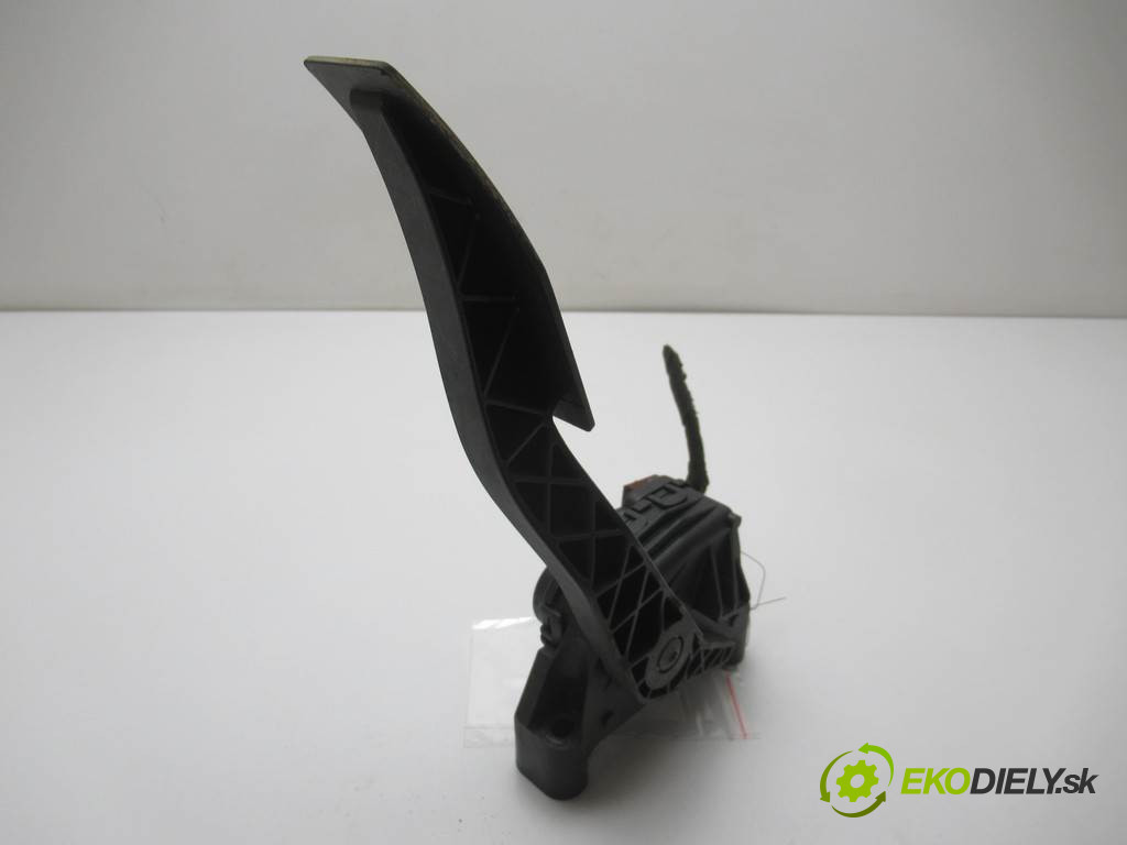 Opel Astra H       0  potenciometr plynového pedálu 9157998
