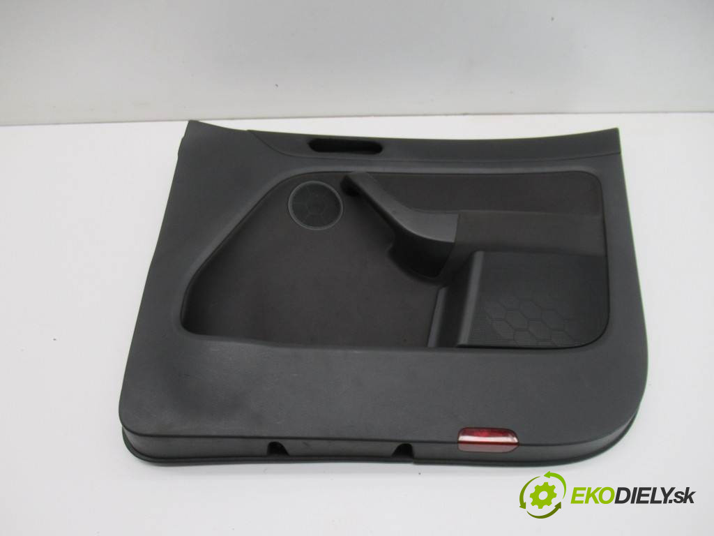 Volkswagen Golf V       0  ča dveře přední část pravý tapacír