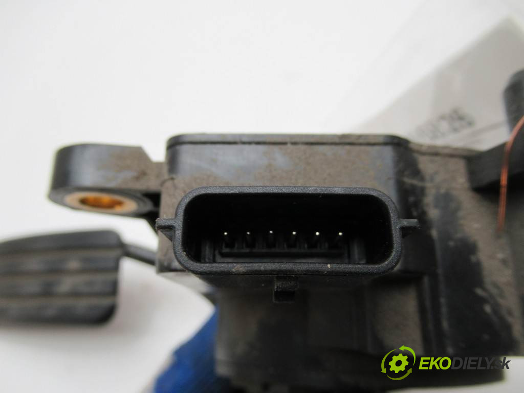 Renault Megane II       0  potenciometr plynového pedálu 8200153268