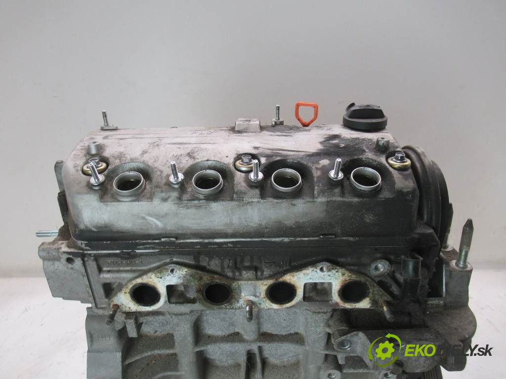 Honda Civic VII       0  motor D16V1