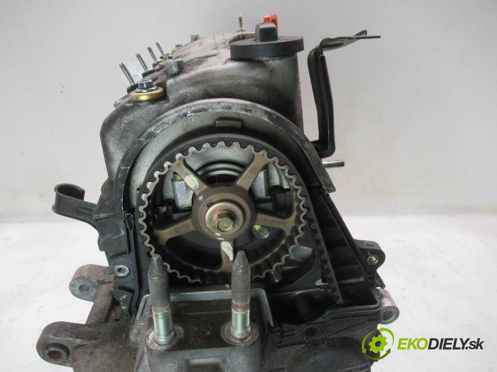 Honda Civic VII       0  motor D16V1