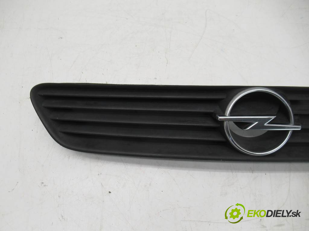 Opel Astra G       0  mřížka maska 90588120