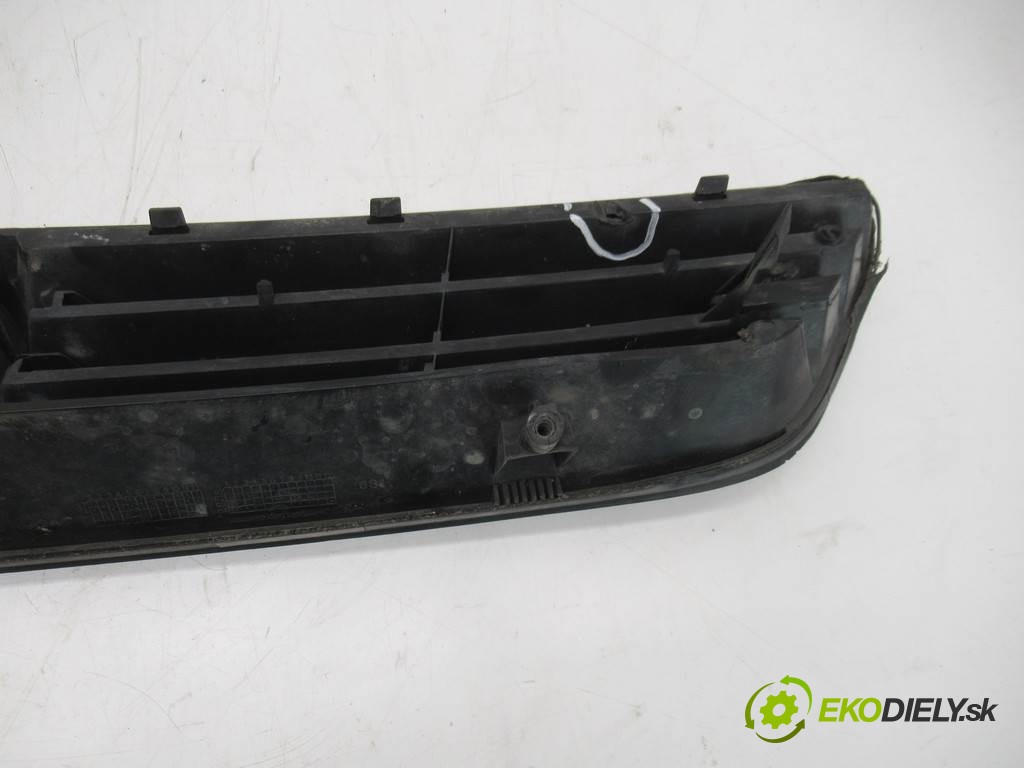 Opel Astra G       0  mřížka maska 90588120