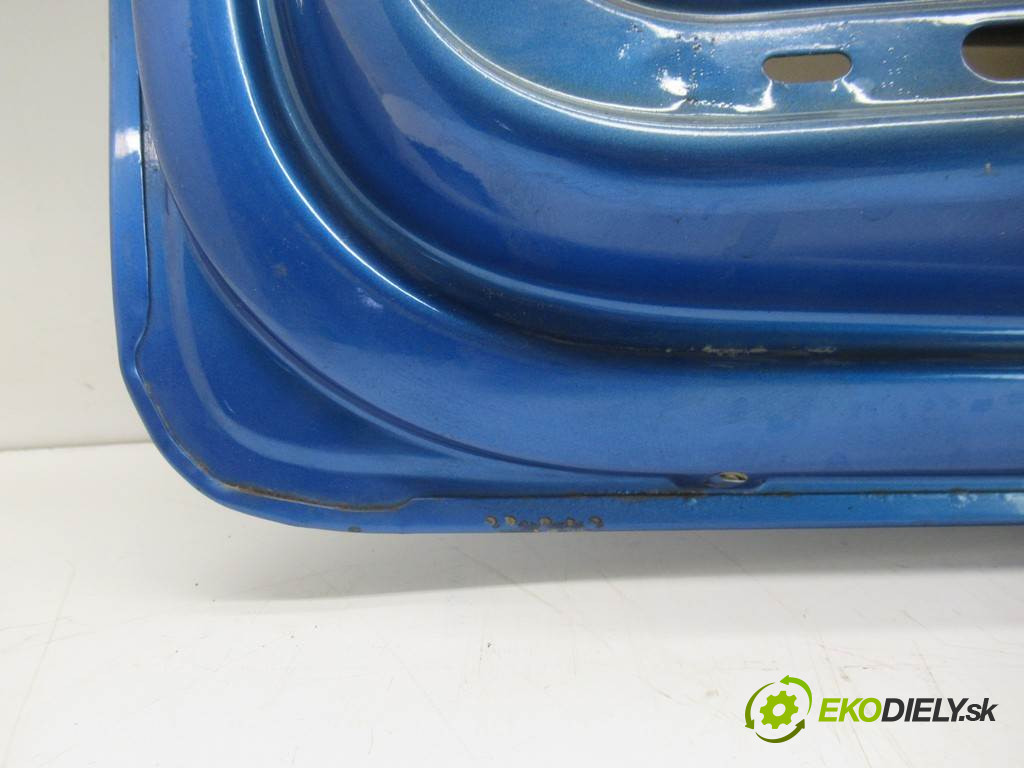Volkswagen Polo IV 9N       0  zadní část kapota