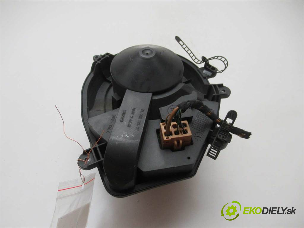 Audi A4 B5       0  ventilátor ventilátor kúrenia 8D1820021