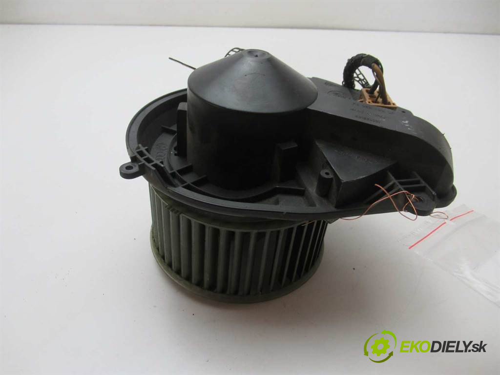 Audi A4 B5       0  ventilátor ventilátor kúrenia 8D1820021