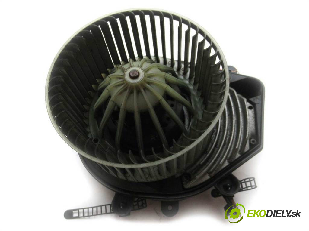 Audi A4 B5       0  ventilátor ventilátor kúrenia 8D1820021