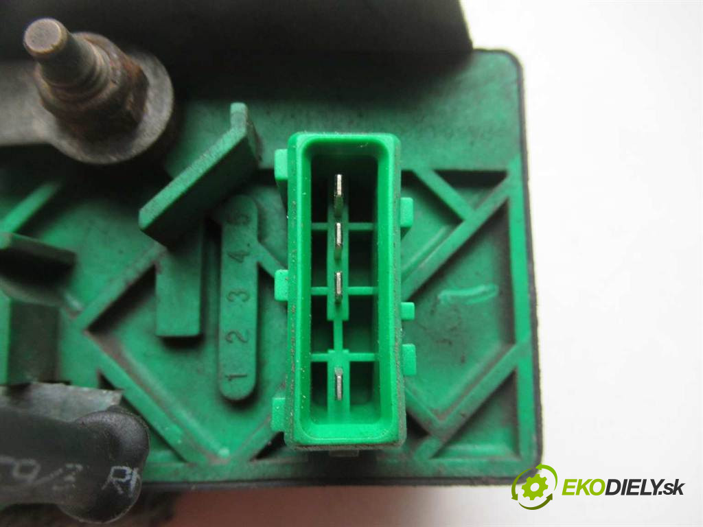 Peugeot 307       0  relé sviečok žhavenia